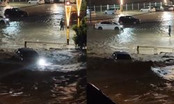 Sel felaketi: Otomobilin sürüklendiği anlar kamerada, 2 kişi hayatını kaybetti