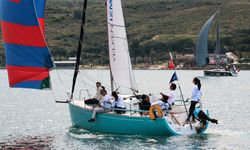 Spora ‘İzmir Ekonomi’ damgası: Çifte kupa sevinci!