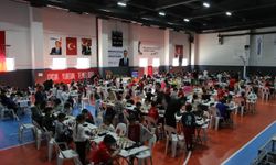 Torbalı'da satranç şöleni: 208 sporcu aynı masada buluştu