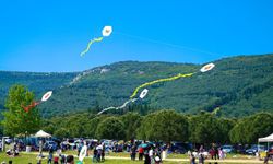 Torbalı’da uçurtmalar gökyüzünü renklendirdi