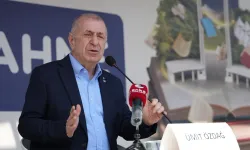 Ümit Özdağ İzmir Kitap Fuarı’nda okurlarla buluştu