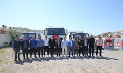 TBB'den Karşıyaka Belediyesi'ne üç yeni çöp kamyonu hibe edildi