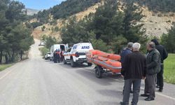 Devrilen otomobildeki 17 yaşındaki genç öldü, 18 yaşındaki genç ırmakta kayboldu