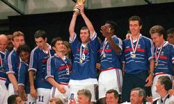 1998 dünya kupası finalinde hangi şehir ev sahipliği yaptı?