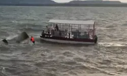 Hindistan'da tekne battı: 9 kişi öldü, 5'i çocuk 9 kişi kayıp
