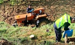 Şarampole devrilen traktördeki 4 çocuk annesi kadın hayatını kaybetti