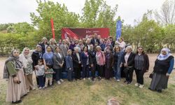 Başkan Tugay, şehit anneleriyle buluştu: “Size hizmet bizim için onur”