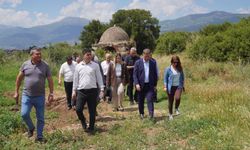 Başkan Tugay, Kirazlılara yol ve asfalt yapma sözü verdi