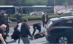 CHP Genel Merkezi önünde gergin anlar: Yürüyüş sırasında araç kalabalığa daldı