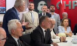 CHP'de bayramlaşma programında kurultay tartışmaları gerginliğe yol açtı