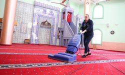 Çiğli’de ibadethaneler bayrama hazırlandı