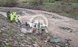 Dereye yuvarlanan otomobilde hayatını kaybedenlerin kimlikleri belli oldu