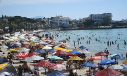 Ege'nin incisi Kuşadası, bayramda doldu taştı