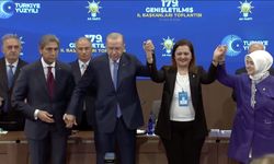 Erdoğan rozeti taktı: Burcu Köksal AK Parti’de