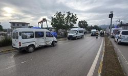 Feci kaza: Servis minibüsleri çarpıştı, çok sayıda yaralı var!