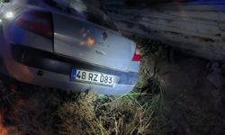 Feci kaza: Yol kenarında yürüyen 3 kadına otomobil çarptı, 1 kişi hayatını kaybetti