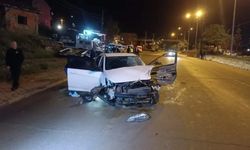 Feci kazada otomobilden fırlayan kadın hayatını kaybetti