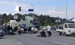 İki otomobil ile bir motosikletin karıştığı feci kaza: 1'i ağır 5 yaralı
