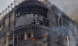 İran'da AVM'de çıkan yangında en az 11 kişi öldü, onlarca yaralı var!