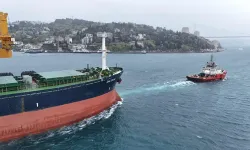 İstanbul Boğazı’nda alarm: Dev yük gemisi arızalandı, trafik çift yönlü durduruldu