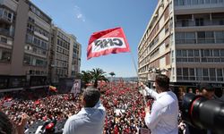 İki cephe arasında 'sayı' gerilimi: Özgür Özel'in İzmir mitingine kaç kişi katıldı?