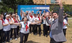 İzmir’de 3. Yaş Üniversiteleri şenlikte buluştu