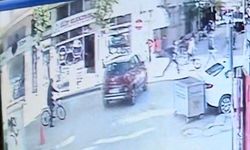 Korkunç kaza! Ters yönden gelen otomobil genç kadını ezdi: O anlar kamerada