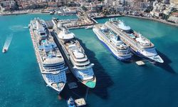 Kuşadası'na kruvaziyerlerle 9 bini aşkın turist geldi