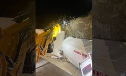 Kontrolden çıkan panelvan istinat duvarına çarptı, sürücü hayatını kaybetti