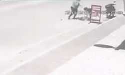 Sokak ortasında çocuğa şiddet: Anne gözaltına alındı, çocuk babaya teslim edildi!