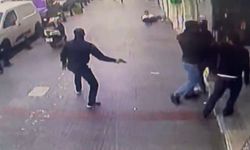 Sokak ortasında silahlar konştu... Yaralılar var!