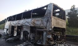 TEM Otoyolu’nda korku dolu anlar: İzmir’den İstanbul’a gelen tur otobüsü alev alev yandı