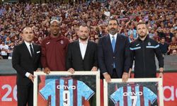 Trabzonspor’dan vefa gecesi: Visca ve Nwakaeme’ye teşekkür plaketi