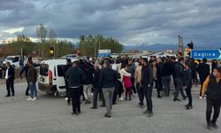 Üç araç birbirine girdi: Çok sayıda yaralı var!