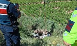 Uçuruma yuvarlanan aracın sürücüsü hayatını kaybetti