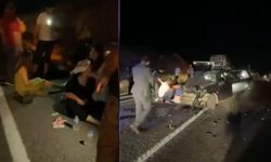 Kafa kafaya çarpışan otomobillerde feci son: 2 ölü, 8 yaralı