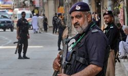 Pakistan'da iki ayrı silahlı saldırıda 2 polis memuru hayatını kaybetti
