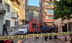 5 katlı binada yangın: 3 itfaiyeci dumandan etkilendi, 4 kedi hayatını kaybetti