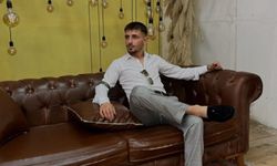 Ömrünün baharında olan 25 yaşındaki genç evinin balkonunda asılı halde bulundu