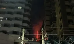 Bangladeş'te 14 katlı binada yangın çıktı: Can kayıpları var!