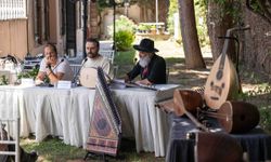 Bornova'da müzik tutkunları geleneksel zanaatın inceliklerini keşfetti