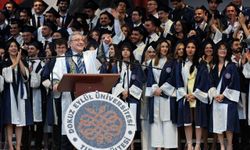 DEÜ Tıp Fakültesi’nde mezuniyet coşkusu