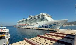 Dev kruvaziyer gemisi 'Aroya' yeniden Bodrum'da