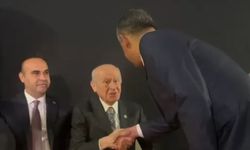 Devlet Bahçeli ve Özgür Özel aynı resepsiyonda tokalaştı!