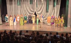 EGİAD Tiyatro Kulübü'nden sanatla iyiliğe uzanan bir gece