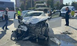 Feci kaza: Otomobil ile otobüs çarpıştı, 1 ölü, 6 yaralı