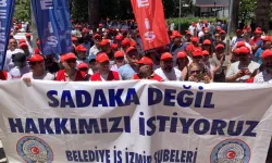 İzmir Büyükşehir'de işçilerden iş bırakma eylemi