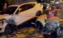 İzmir Konak İnönü Caddesi'nde feci kaza: Can kaybı ve yaralılar var