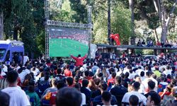 İzmir’de Dünya Kupası heyecanı meydanlara taşındı