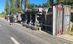 İzmir'de tır ile otomobilin çarpıştığı kazada 1 kişi yaralandı